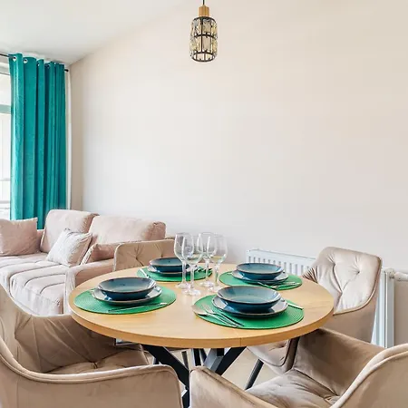 Liliowy 61e Basen By & Apartment *